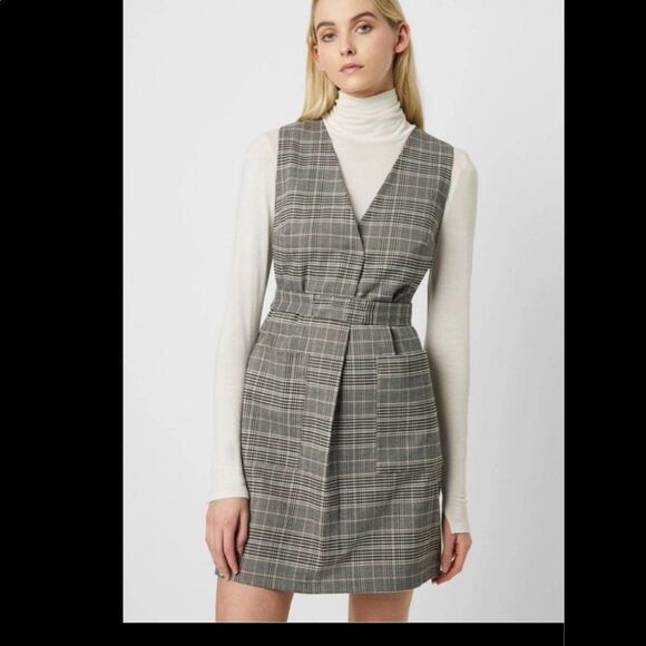AMATI CHECK V NECK DRESS - Picture 1 of 4